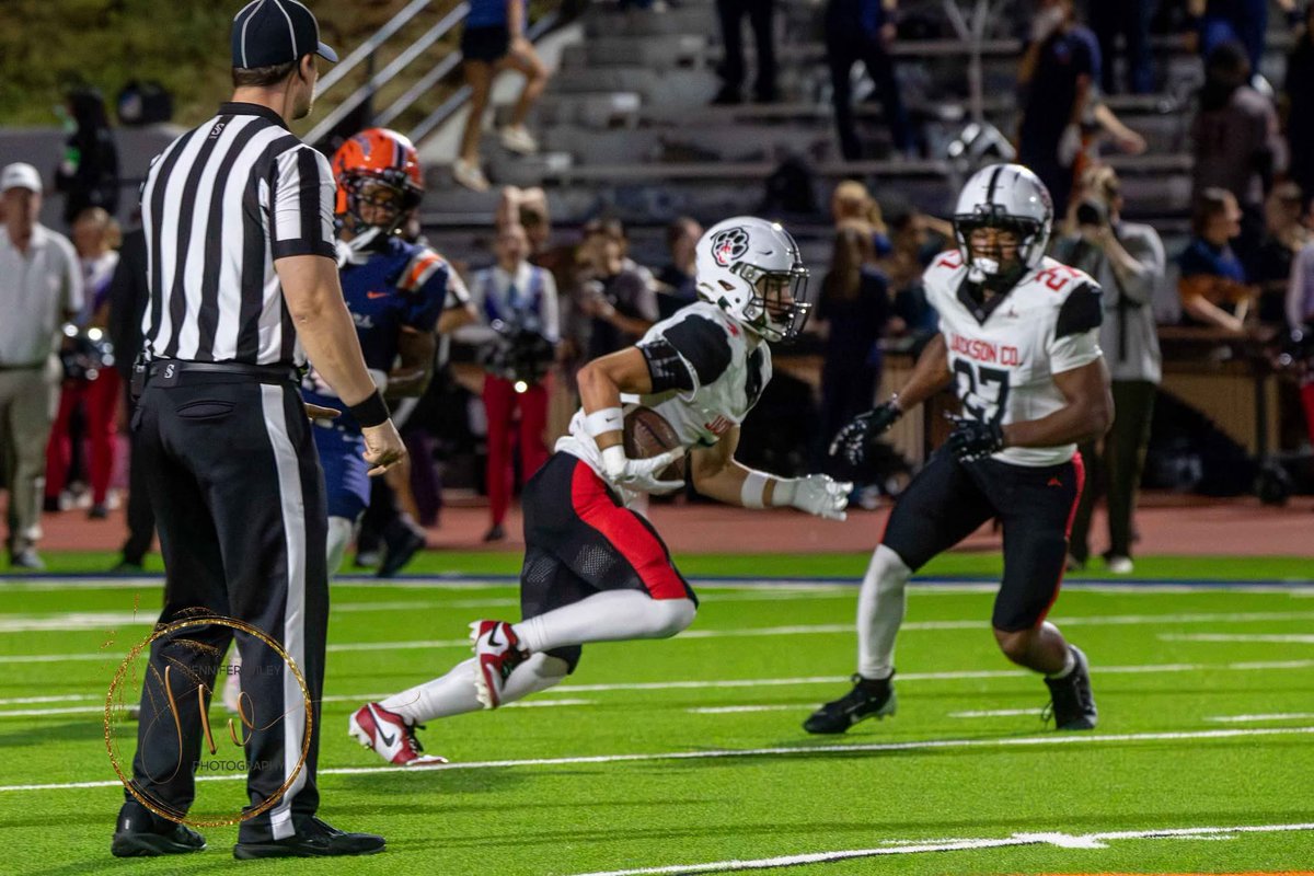TylerMobbs4's tweet photo. ⚪️ GAME FIVE ⚪️
Jackson Co: 40
Habersham Central: 7

7 tackles 
INT with 28 yard return

 #HUNT
@JAXCOFOOTBALL @JaxCoRecruitsFB @NEGARecruits @RecruitGeorgia @RecruitNE_GA @PrepRedzoneGA
@mfarrellsports @CoachMobbs https://t.co/TZkbBPXQCu