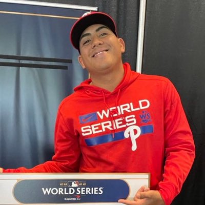 lilsphils's tweet photo. #NewProfilePic trying to think back to happier times. https://t.co/AJsGJ32DA2