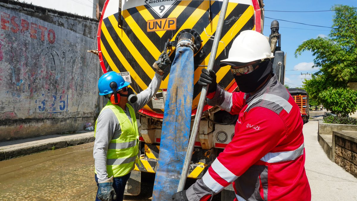 VeoliaSabana's tweet photo. ¡Transformamos el bienestar en Corozal! 💧

Realizamos mantenimiento preventivo con tecnología Vactor en las redes de alcantarillado de los sectores San Miguel–Arroyo Tuza, Centro, Los Manguitos, La Macarena y San Juan, beneficiando a más de 10.500 familias. https://t.co/WsJ20zxAz1