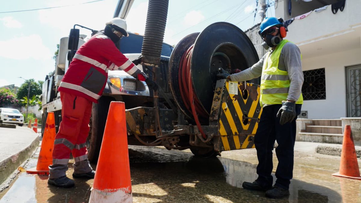 VeoliaSabana's tweet photo. ¡Transformamos el bienestar en Corozal! 💧

Realizamos mantenimiento preventivo con tecnología Vactor en las redes de alcantarillado de los sectores San Miguel–Arroyo Tuza, Centro, Los Manguitos, La Macarena y San Juan, beneficiando a más de 10.500 familias. https://t.co/WsJ20zxAz1
