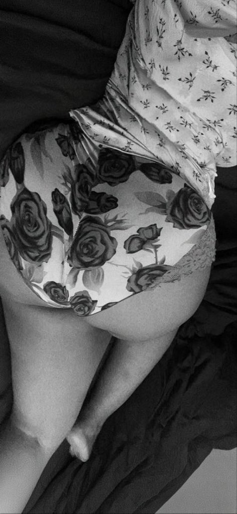 lemandorlz's tweet photo. How many minutes can you last on her ? https://t.co/T6dIJgj3Jh
