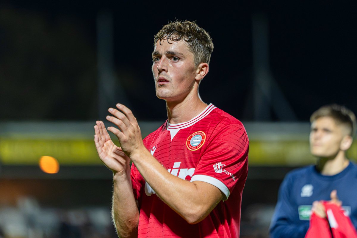 WorthingFC's tweet photo. Showing our appreciation for a fantastic showing in the away end.  ❤️ https://t.co/1EudIiNN7A
