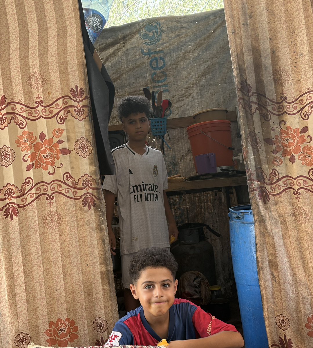 _Raji__'s tweet photo. These are Hussein's children. A childhood spent in tattered UNICEF  tarps. https://t.co/mig1OWQqnS
