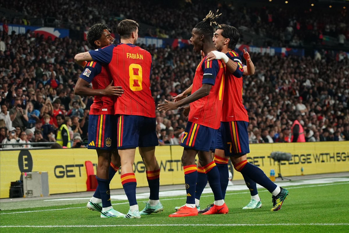 ActuFoot_'s tweet photo. 🚨 L'Espagne 🇪🇸 est sur une série folle de 40 MATCHES CONSÉCUTIFS SANS DÉFAITE (dans le temps réglementaire) ! 🤯✅

Ils ne savent plus comment on perd. 😭 https://t.co/GNYTamNegi