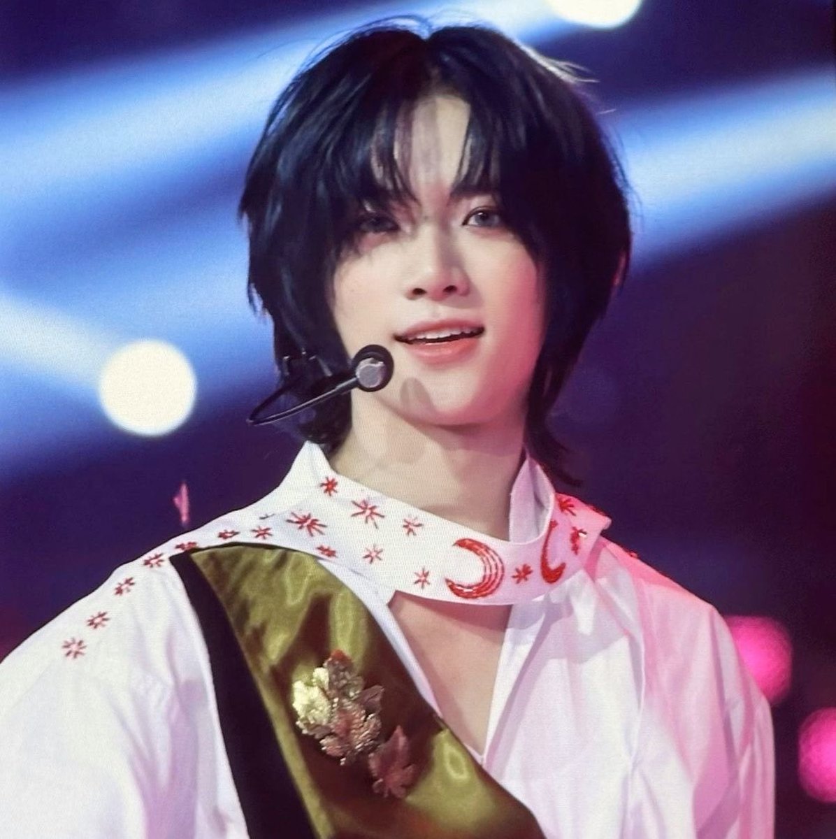 lesbeomie's tweet photo. his alice cullen serve https://t.co/TVuQzN8WvB