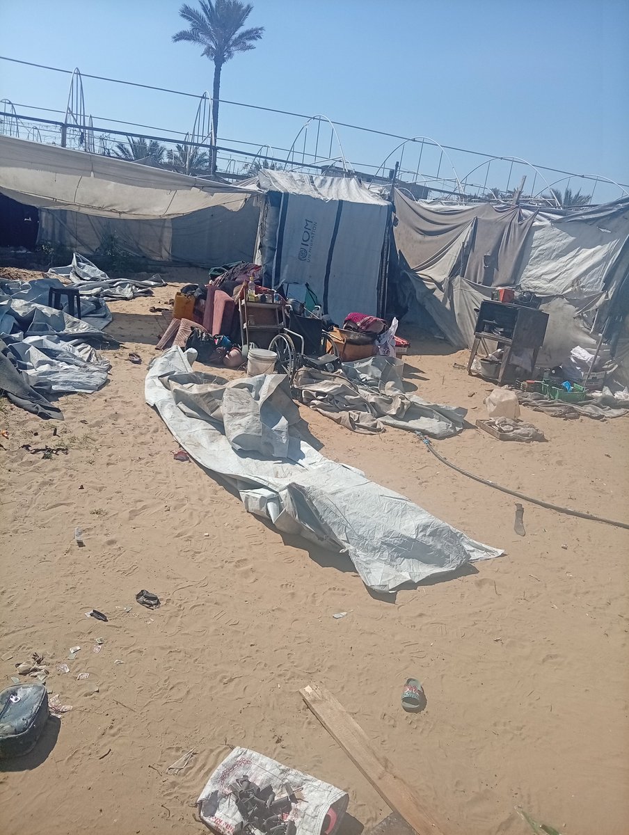 Amen10_5's tweet photo. Ifearwintermorethan anything
Our tent is wornoutthe rain and cold are coming, and my five children have nowhere to protect them
All Im asking foris a tent that can keep them safe
Please help us with whatever you can. And if you cant donate please share our story
#Gaza #Pa lestine https://t.co/jzHbgSw9MQ