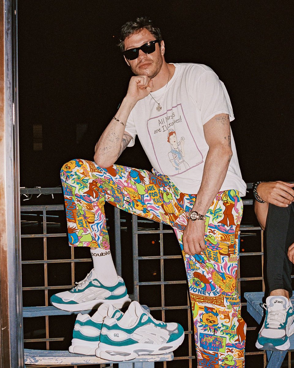 SoleRetriever's tweet photo. PHILLY SPECIAL: Big Dom and Pete Davidson for the Lapstone &amp; Hammer x Asics GEL-NYC 2.0 “GEL-PHL” 🔔🦅

🗓️ October 3rd (Lapstone)
⌚️ 10am ET https://t.co/8cmRFiCR4e