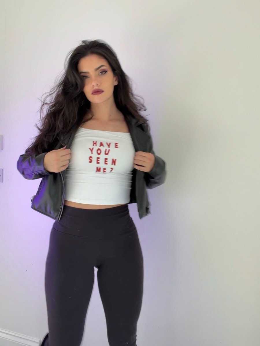 zoogirlqfan's tweet photo. @ZOOGIRLQ as Jessica Jones
 Nuff said  
#jessicajones #cosplay #marvel https://t.co/L9ZrgwYh6G