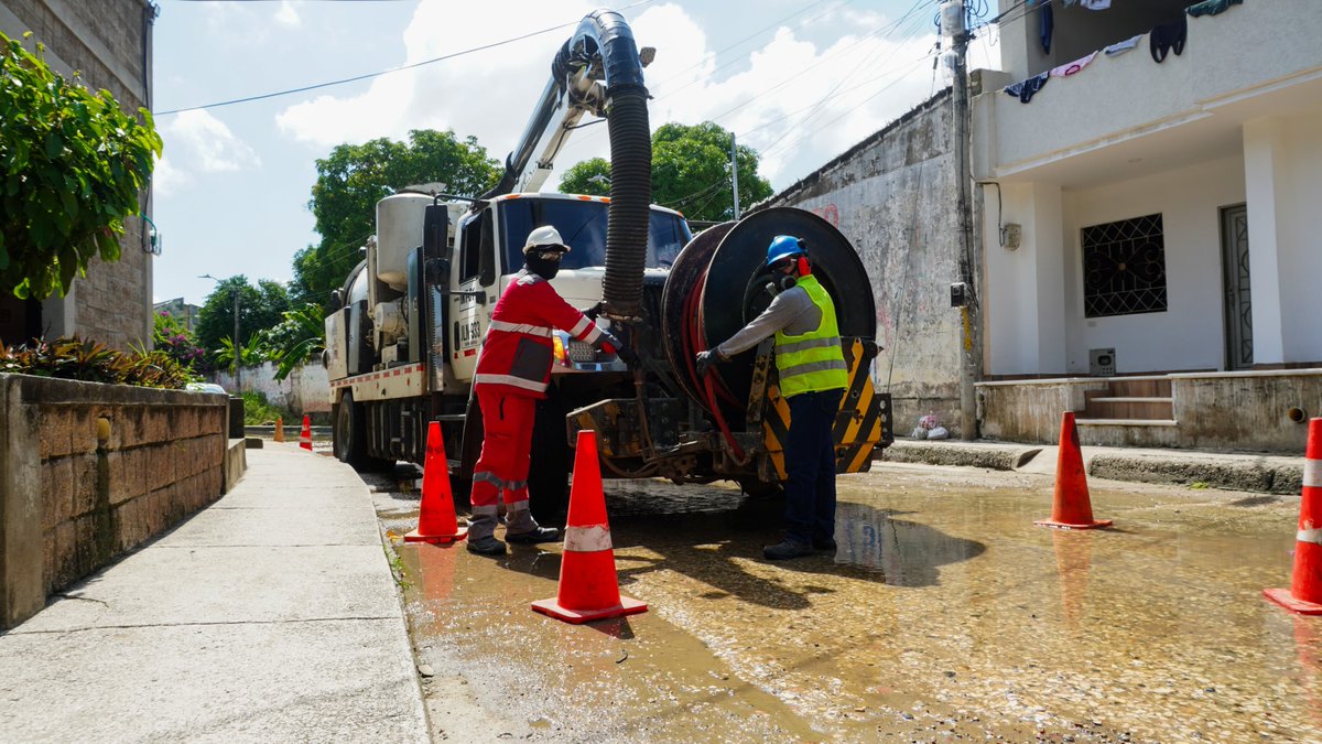 VeoliaSabana's tweet photo. ¡Transformamos el bienestar en Corozal! 💧

Realizamos mantenimiento preventivo con tecnología Vactor en las redes de alcantarillado de los sectores San Miguel–Arroyo Tuza, Centro, Los Manguitos, La Macarena y San Juan, beneficiando a más de 10.500 familias. https://t.co/WsJ20zxAz1