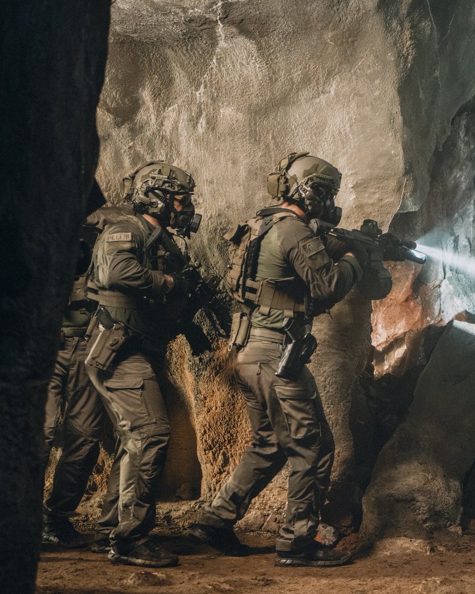 genesisarmsllc's tweet photo. Swipe << to takedown target.
#genesis #cave #SWAT #gwot #socom #gen12 #shotgun https://t.co/GKMC3zbr3S