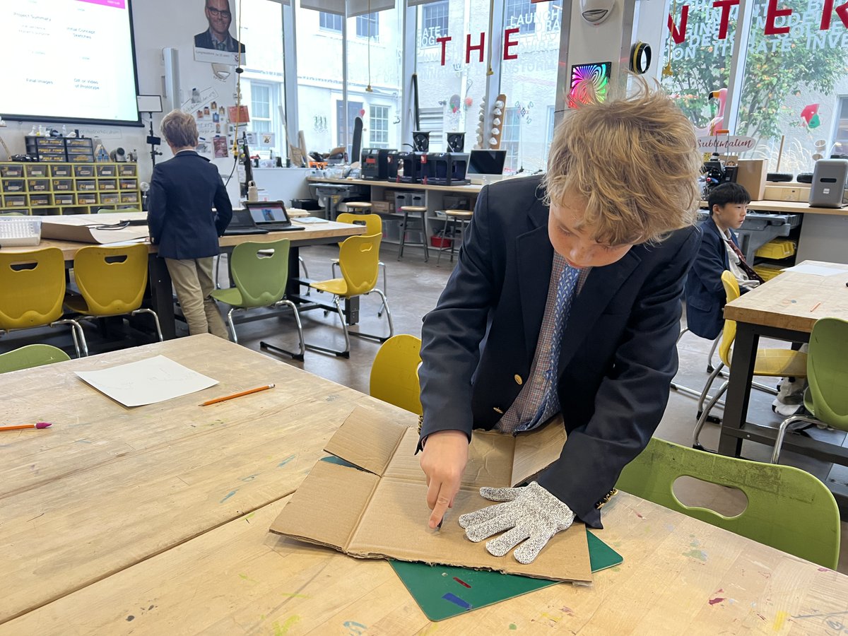 FessyiLab's tweet photo. 7th-grade science students have begun sketching and rapid prototyping contraptions for the "Epic Flight" design challenge. #makered #makerspace #projectbasedlearning #PBL #designthinking #innovation #scientificmethod #iterativedesign https://t.co/tPqsyg3V7D