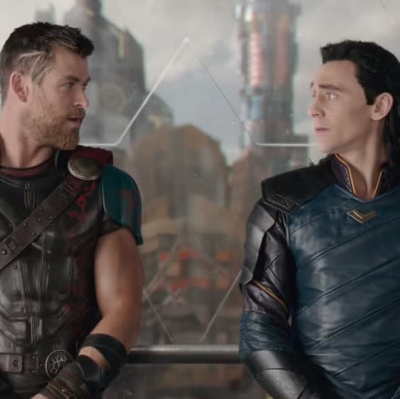 vr_mcu's tweet photo. 🚨BREAKING: Thor and Loki will Reportedly MEET after 8 YEARS in ‘AVENGERS: DOOMSDAY’🚨 https://t.co/LcPG7lzX8y