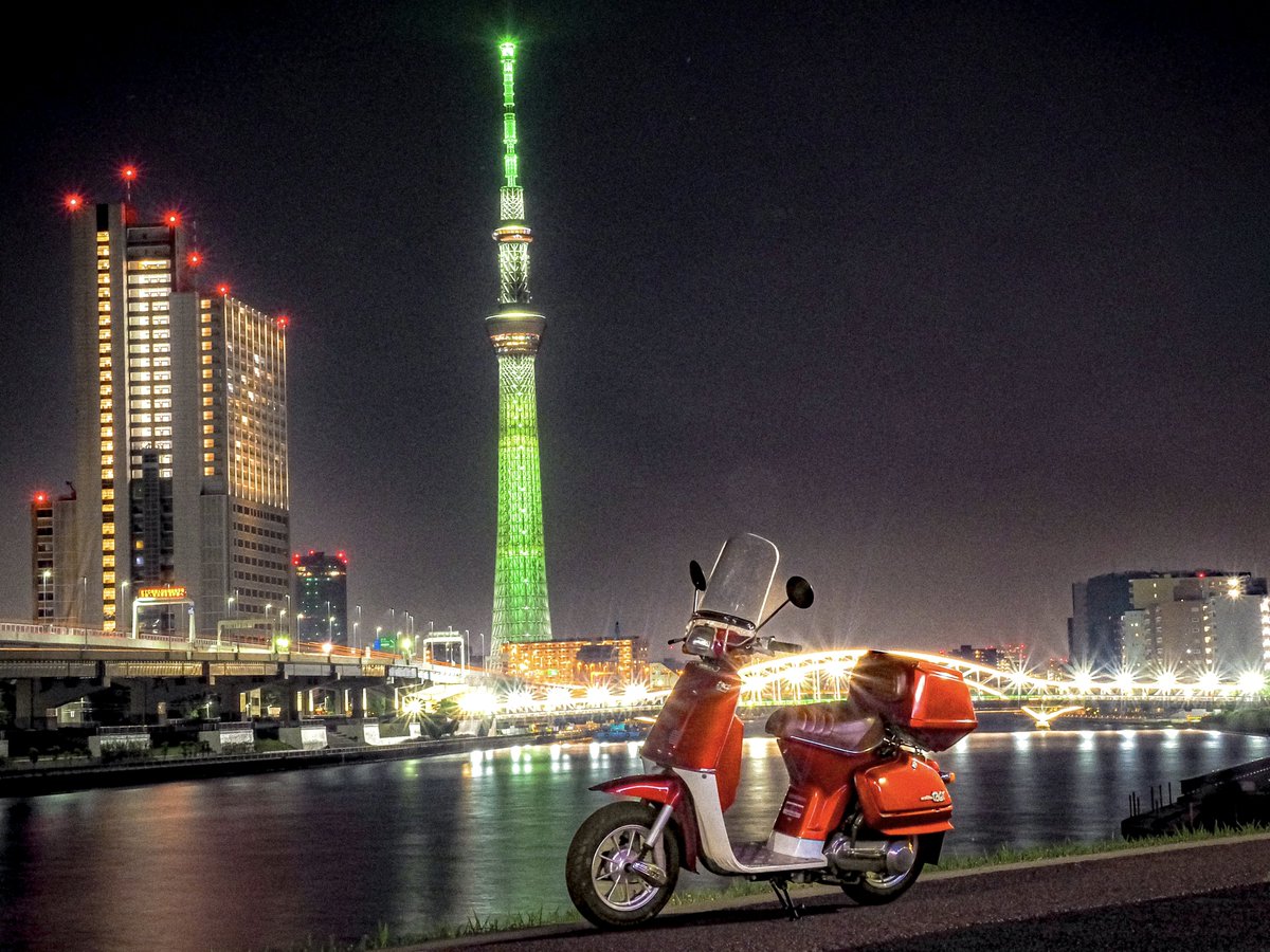 NakedKouji's tweet photo. #愛車と夜景選手権
#モンキー #MONKEY #z50j
#SR400 #SR534 #1JR
#タクト #tact #AB07
#ダットラ #DATSUN #D21 https://t.co/qjnok7PEfy