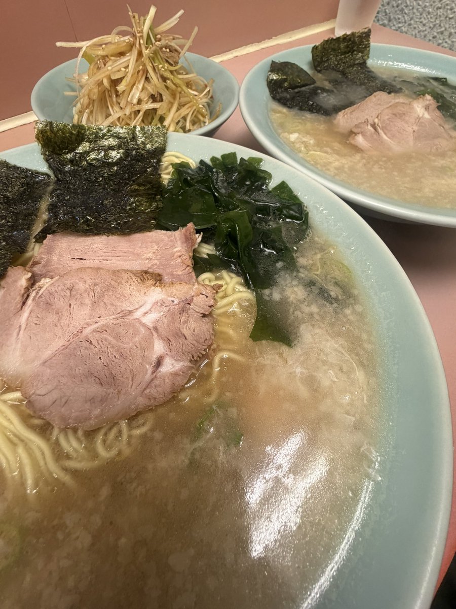 harada_tomohiro's tweet photo. 9/29 𝚆𝚎𝚍. 早朝ﾗｰﾒﾝ
ﾗｰﾒﾝｼｮｯﾌﾟ椿 新奥多摩街道店
2人は所用があり休み！
本日もPPで
ﾆｰｲﾁ+両方ﾅﾏﾀﾏ

#羽村 #小作台 #飯能 #ﾗｰﾒﾝｼｮｯﾌﾟ #新奥多摩街道店 #ﾗｰﾒﾝｼｮｯﾌﾟ愛好会 #ﾗｰﾒﾝｼｮｯﾌﾟ同好会 #多摩組 #ｲﾁｲﾁ #ﾗｰﾒﾝ #ﾈｷﾞﾗｲｽ https://t.co/xmo1Gaxgdu