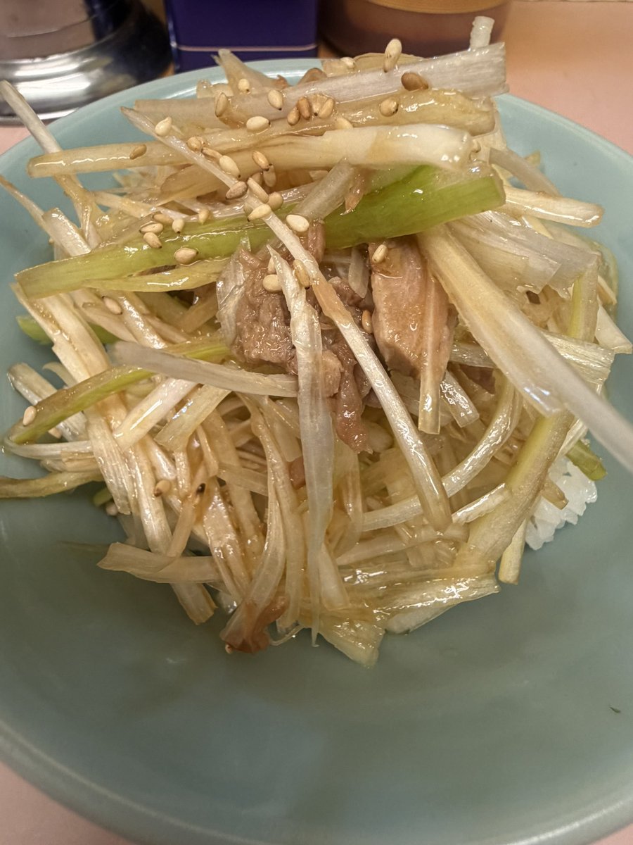 harada_tomohiro's tweet photo. 9/29 𝚆𝚎𝚍. 早朝ﾗｰﾒﾝ
ﾗｰﾒﾝｼｮｯﾌﾟ椿 新奥多摩街道店
2人は所用があり休み！
本日もPPで
ﾆｰｲﾁ+両方ﾅﾏﾀﾏ

#羽村 #小作台 #飯能 #ﾗｰﾒﾝｼｮｯﾌﾟ #新奥多摩街道店 #ﾗｰﾒﾝｼｮｯﾌﾟ愛好会 #ﾗｰﾒﾝｼｮｯﾌﾟ同好会 #多摩組 #ｲﾁｲﾁ #ﾗｰﾒﾝ #ﾈｷﾞﾗｲｽ https://t.co/xmo1Gaxgdu