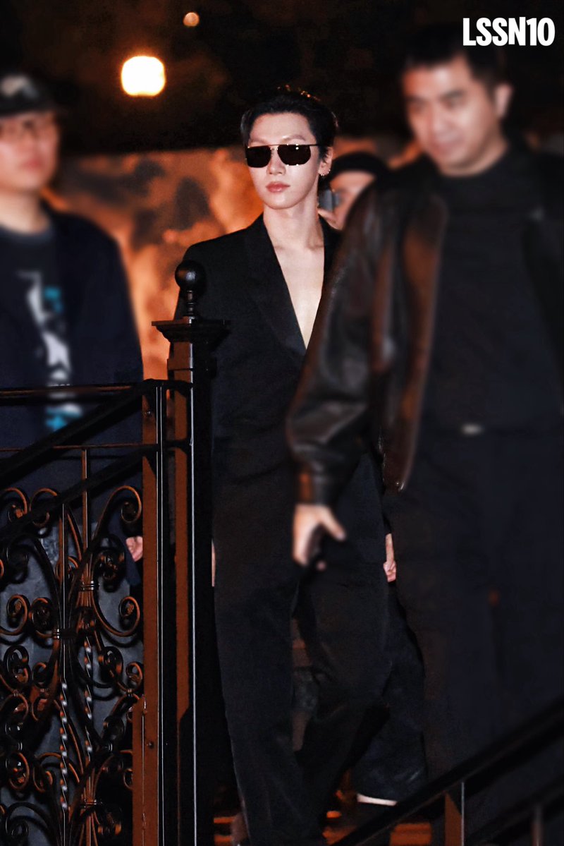 lssn105645's tweet photo. 260929

HE WALKS.

#TENforYSLPFW27 #SaintLaurentxTEN
#TEN #텐 #เตนล์ #李永钦 @TEN_offcl https://t.co/T9Jg3hnsEC
