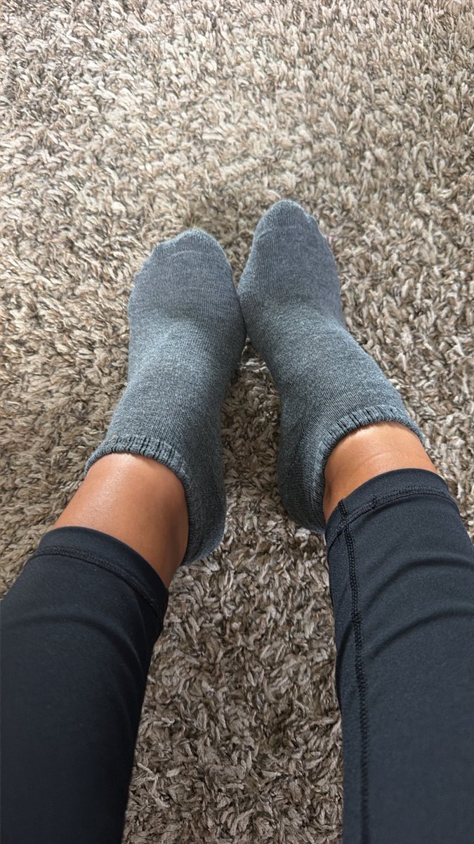 GoddessGaiaR's tweet photo. Sniff my socks 🖤 https://t.co/IGqGTi1MRf
