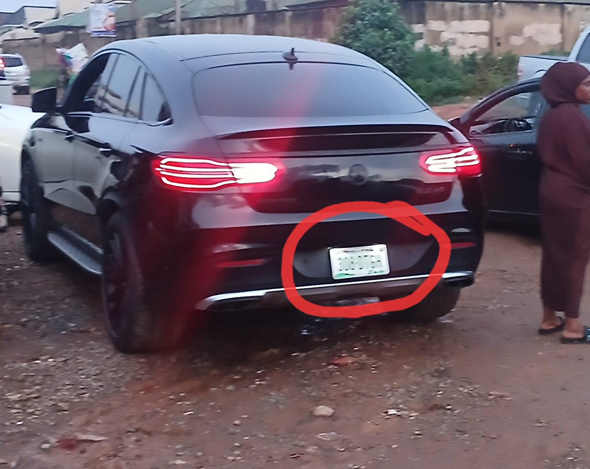 SamuelOmogor's tweet photo. A few weeks ago, the governor of Delta state came out to say his salary is N500,000. Meanwhile, he drives a Maybach, a Range Rover, a Landcruiser, a Lexus SUV and so on. All these cars are armored. 

Take a good look at this picture. That is a Mercedes GLE 450. The number on the car is '308 DTGH', that is Delta state Government House. I have seen the car in Abuja several times and now I had the chance to snap it.

So tell me the person the state government gave such an exotic car to. I have said it over and over, the military regime are far more better than this LOOTocracy we call democracy. IBB and Abacha didn't drive cars like these even as Heads of state. Their official cars were majorly Peugeot made in Nigeria. Our military drove Peugeots too. Now see this. Mercedes GLE 450 fir a state governor appointee. Yet you expect developments?

It can't happen.
