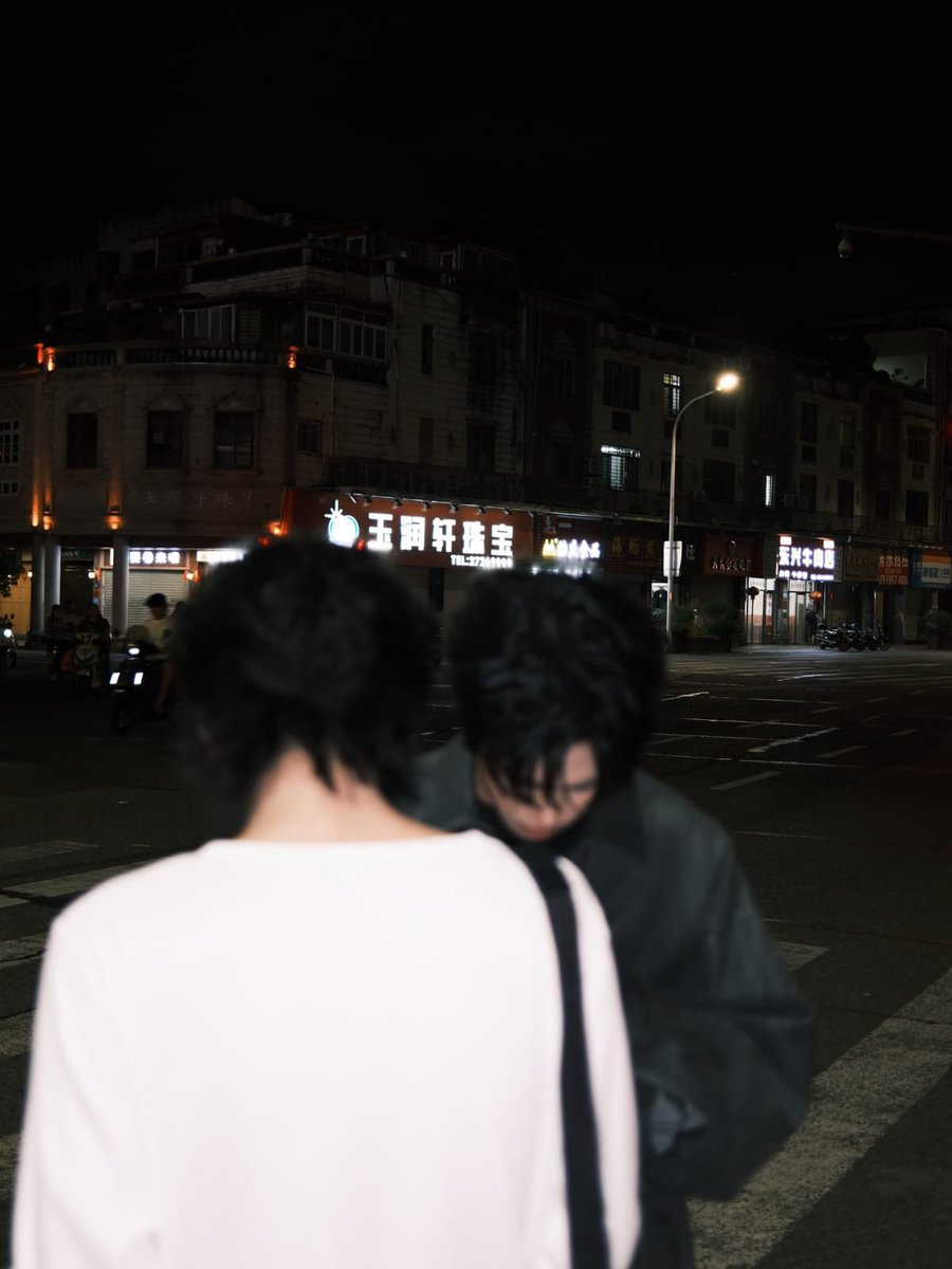 trizwithaas's tweet photo. eles são tão pinterest core 

#auausave
#รักสุดใจนายแฟนบอยSeries 
#MrFanboySeries https://t.co/FchWNFRtHD