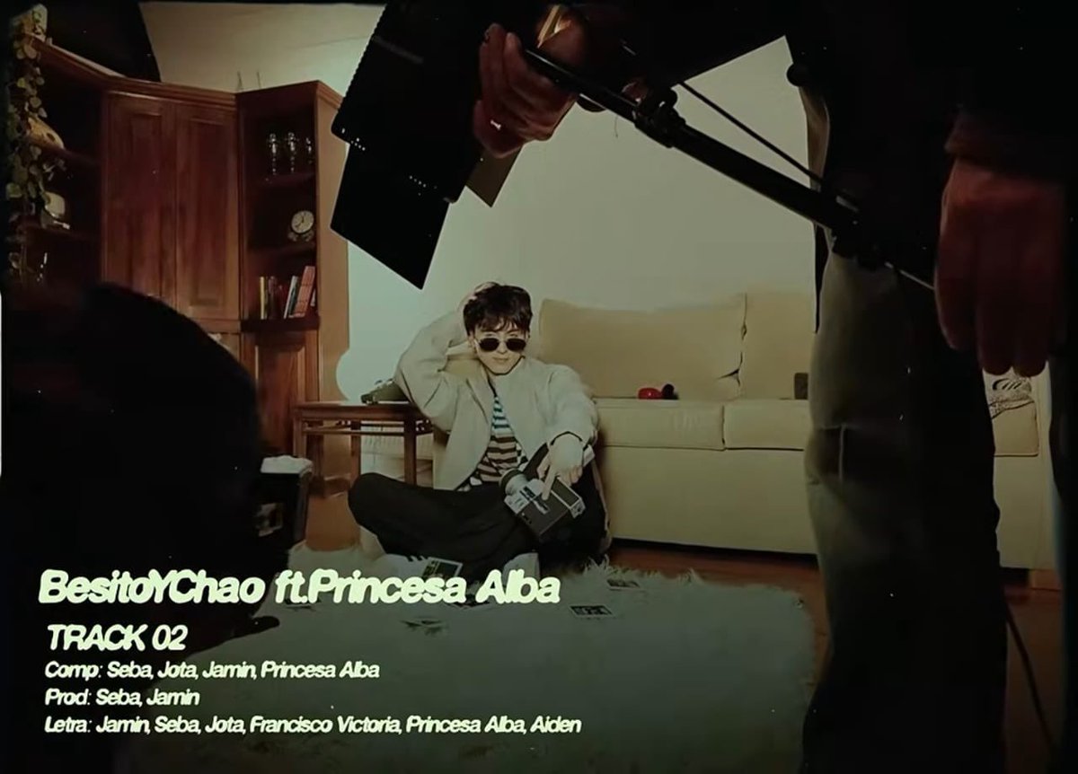 aqrossbase's tweet photo. ATENCIÓN A TODOS LOS PASAJEROS DEL VUELO SCL 🗣✈️

¡Ya tenemos el tracklist oficial del primer album de AQROSS! Y no solo eso, pues en el Highlight Medley también pudimos ver los créditos de cada canción 🎶 ¿cuál es su track más esperado? Cuéntennos!!! 👇

#AQROSS #SCL

🧵(1/3) https://t.co/CioGRAoO3N