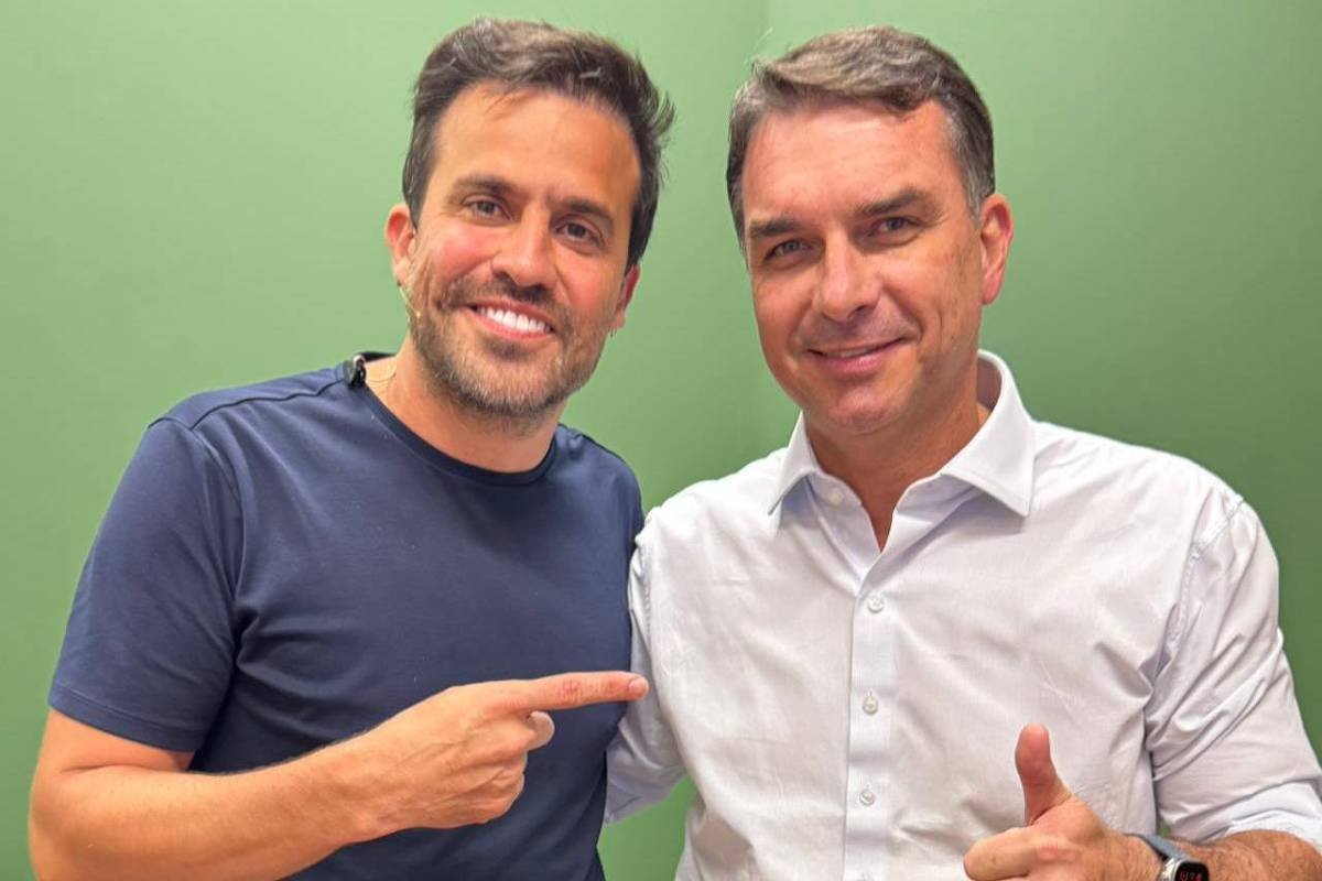 Ramon4lan's tweet photo. ⚠️URGENTE: Pablo Marçal passa a integrar equipe de Flávio Bolsonaro https://t.co/KQekJpkkaC