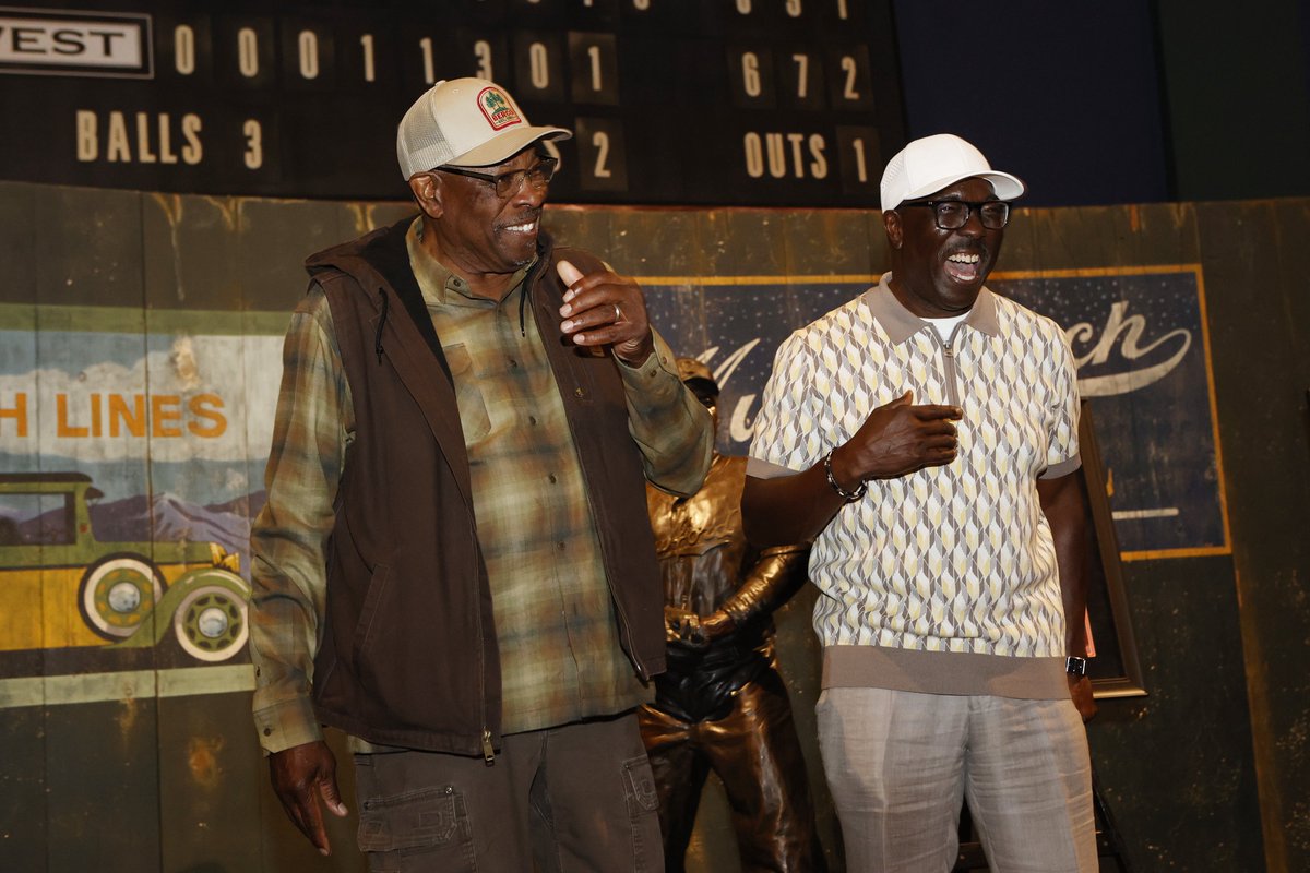 MLBDevelops's tweet photo. Congratulations to Develops staff  + family Ralph Garr, Reggie Smith, and Gary Matthews Sr. on their induction into the @NLBMuseumKC ‘HALL OF GAME’💪🏾⚾️‼️

In addition, former inductee + our friend Dusty Baker was honored with the ‘Dusty Baker Institute for Leadership’.❤️ https://t.co/qXvV4cZiSk