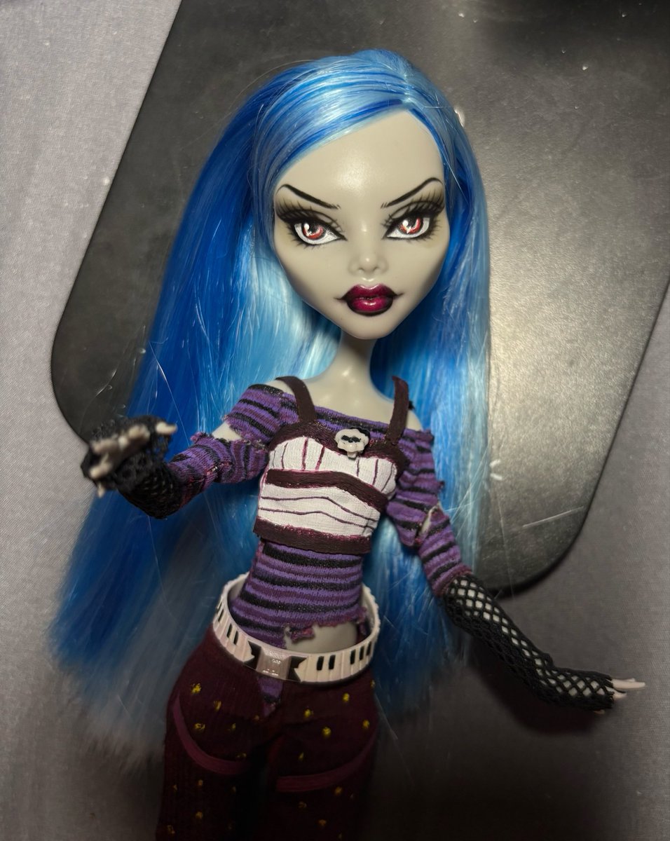 daaamncel's tweet photo. Shadow Ghoulia turned out very muggiana dupree 🤭

Her accessories are with the owner 👀 https://t.co/dgw861bQwg