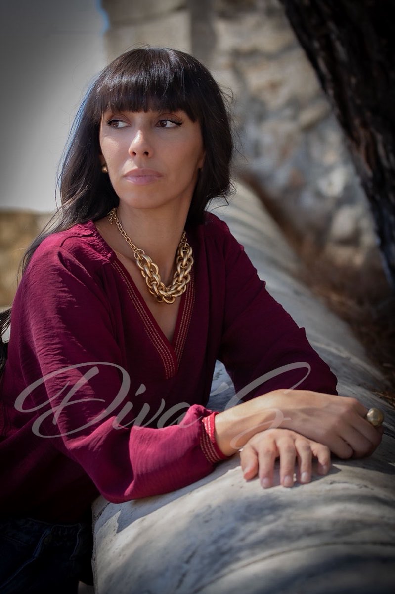 divasmodajoven's tweet photo. NUEVA COLECCIÓN 🍂
¡El color granate es el protagonista de esta temporada! Si eres una mujer que disfruta de la moda esta blusa es perfecta para ti!
https://t.co/SQ3dyC36l0
#blusas #Arganda #divas #moda #look #shopping #woman #spain #madrid #madrid #nuevacoleccion https://t.co/nnUly0ZtBr