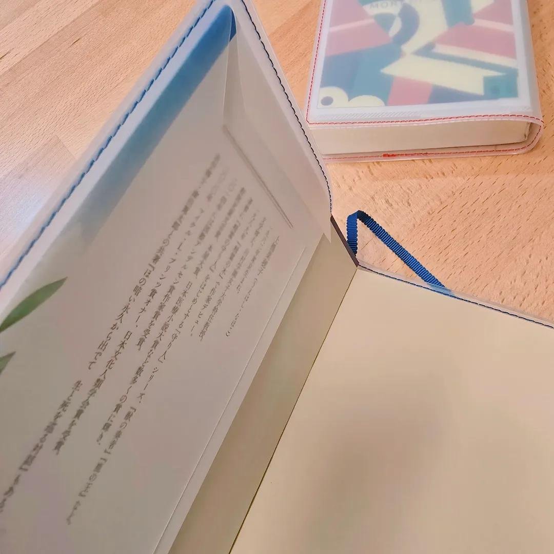 akibooks1989's tweet photo. ずっと愛用してるお気に入りのブックカバー📚✨
好きすぎて3つ持ってます笑

​クリアな質感とステッチのワンポイントがたまらん…！

​​もしよろしければ、皆さんが愛用しているブックカバーも教えていただけたら嬉しいです！

#読書好きな人と繋がりたい https://t.co/uA3EaePKVl