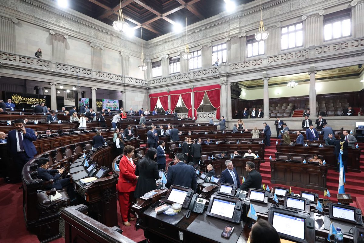 ✍️📃La Comisión de Postulación presentó al Congreso de la República la nómina de seis candidatos para ocupar el cargo de Contralor General de Cuentas para el…
