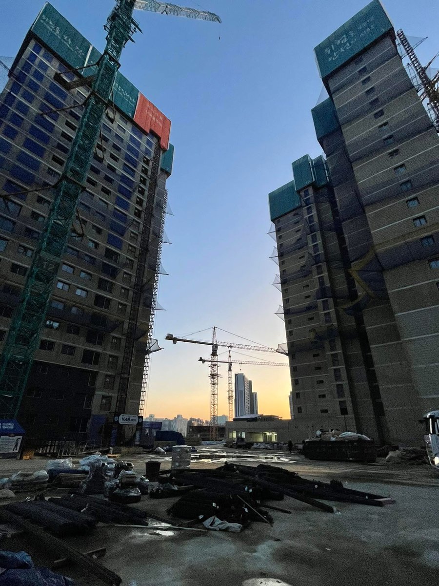 DreamSolCoin's tweet photo. I build towers that stand tall. Now I build a dream that will too. 🧱

Not overnight. Not by shortcuts. One honest step at a time.

What we build slowly will never fall fast. 💙🚀

🔗 https://t.co/xInwWNhryo

#DreamCoin #DREAM #BuiltDifferent" https://t.co/EQI1aDp00W