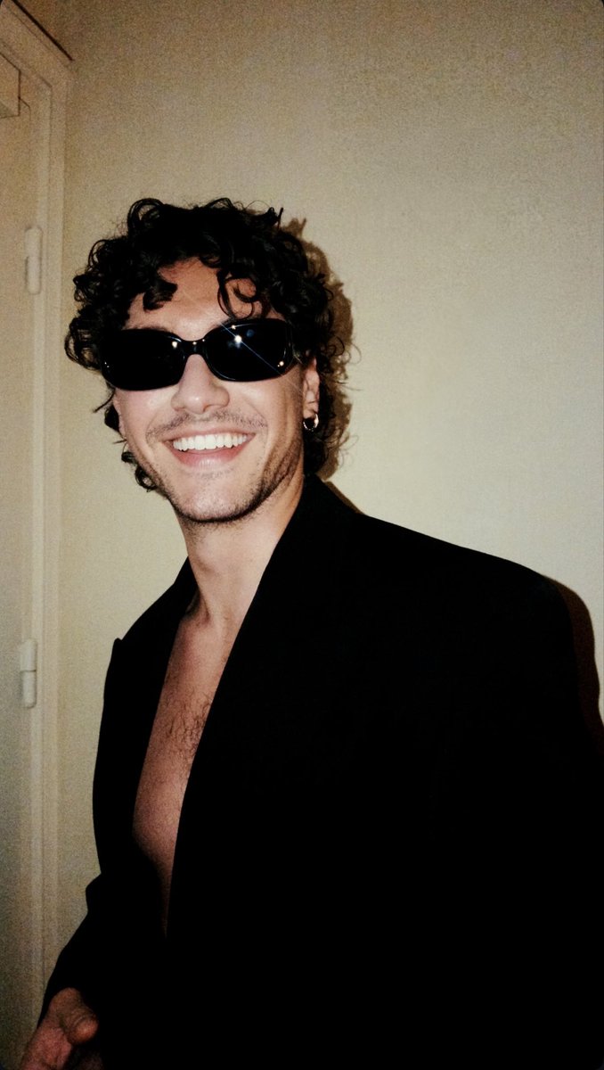 wellsygrahamX's tweet photo. His smile could be the end of me 😩 https://t.co/UB9ECWVYlW