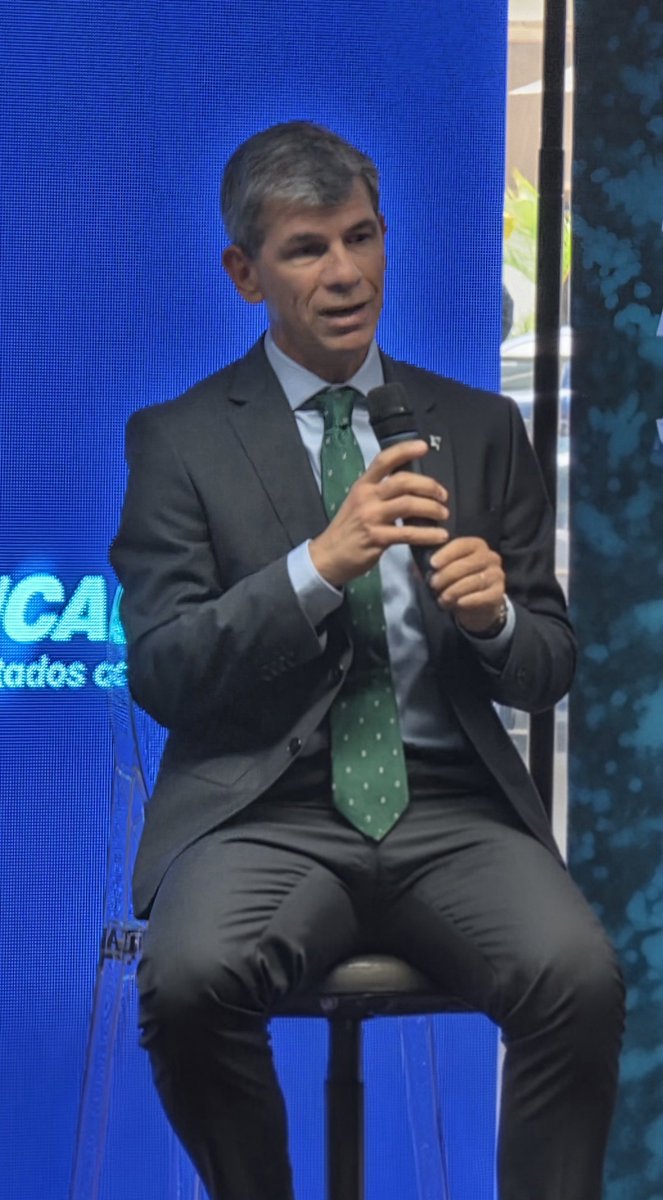 Fintechccs's tweet photo. 🤝🛡️ @Bancaribe y #MAPFRE sellan alianza estratégica
Bancaribe se convierte en la primera entidad bancaria autorizada formalmente como canal alternativo por la Sudeaseg tras la reforma regulatoria, abriendo la distribución de pólizas en su red nacional. https://t.co/0UkibMgBJw