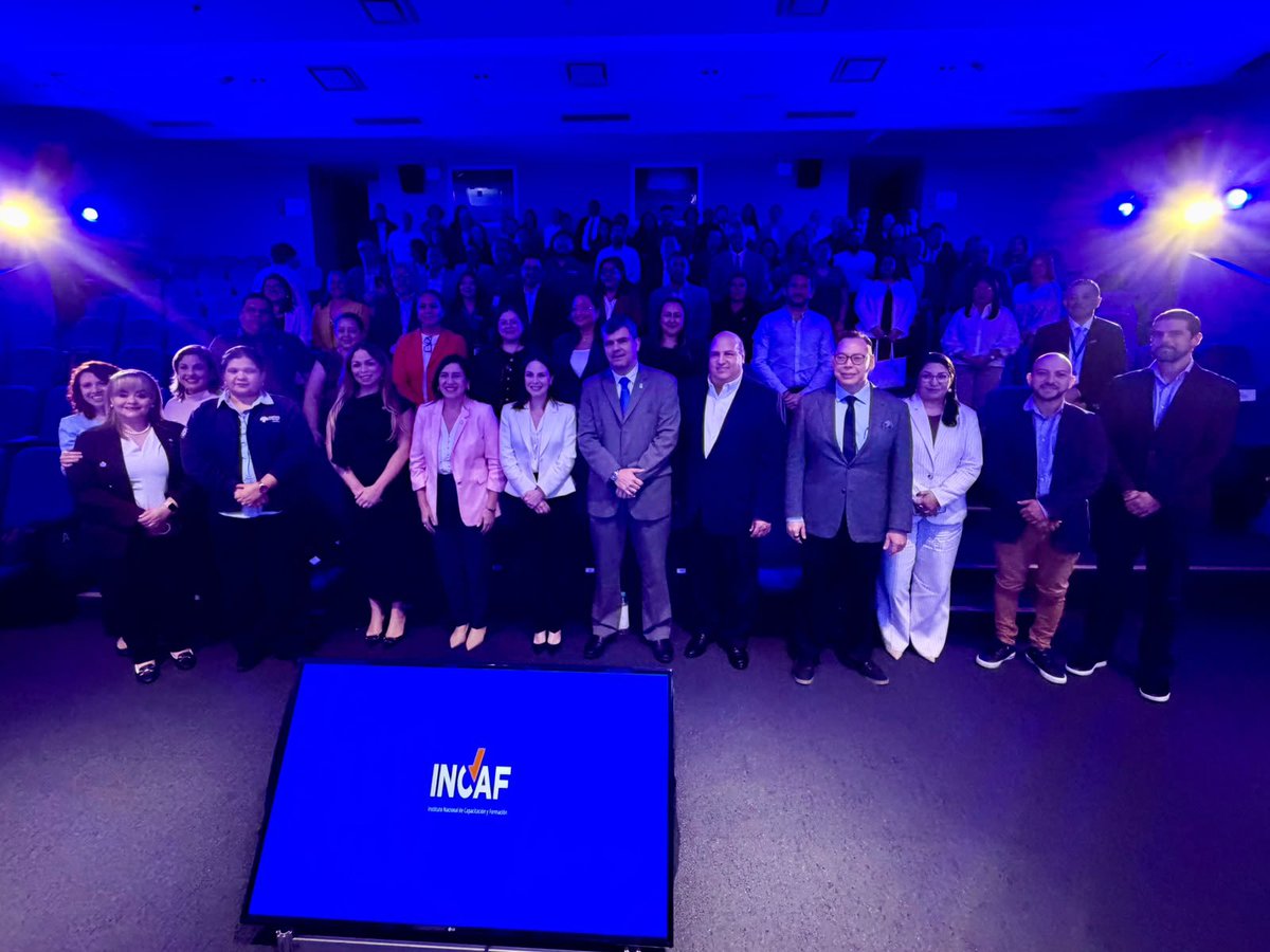 TejidoSocialSv's tweet photo. En el Primer Encuentro del Sistema Nacional de Formación Profesional 2026, organizado por el @INCAF_SV, se generó un espacio de diálogo entre distintos sectores para hablar sobre los desafíos y oportunidades de la formación profesional en El Salvador.

Desde los CUBO, nuestro coordinador nacional, Abraham Rivera, fue parte de este encuentro, que impulsa la articulación entre instituciones y actores que trabajan para ampliar las oportunidades de formación y desarrollo para los salvadoreños.

#TejidoSocial | #ElSalvador