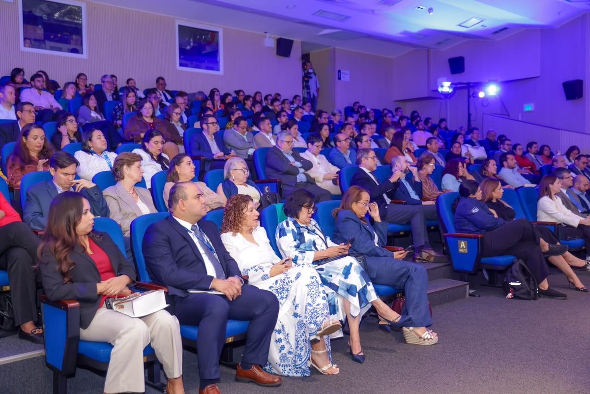 TejidoSocialSv's tweet photo. En el Primer Encuentro del Sistema Nacional de Formación Profesional 2026, organizado por el @INCAF_SV, se generó un espacio de diálogo entre distintos sectores para hablar sobre los desafíos y oportunidades de la formación profesional en El Salvador.

Desde los CUBO, nuestro coordinador nacional, Abraham Rivera, fue parte de este encuentro, que impulsa la articulación entre instituciones y actores que trabajan para ampliar las oportunidades de formación y desarrollo para los salvadoreños.

#TejidoSocial | #ElSalvador