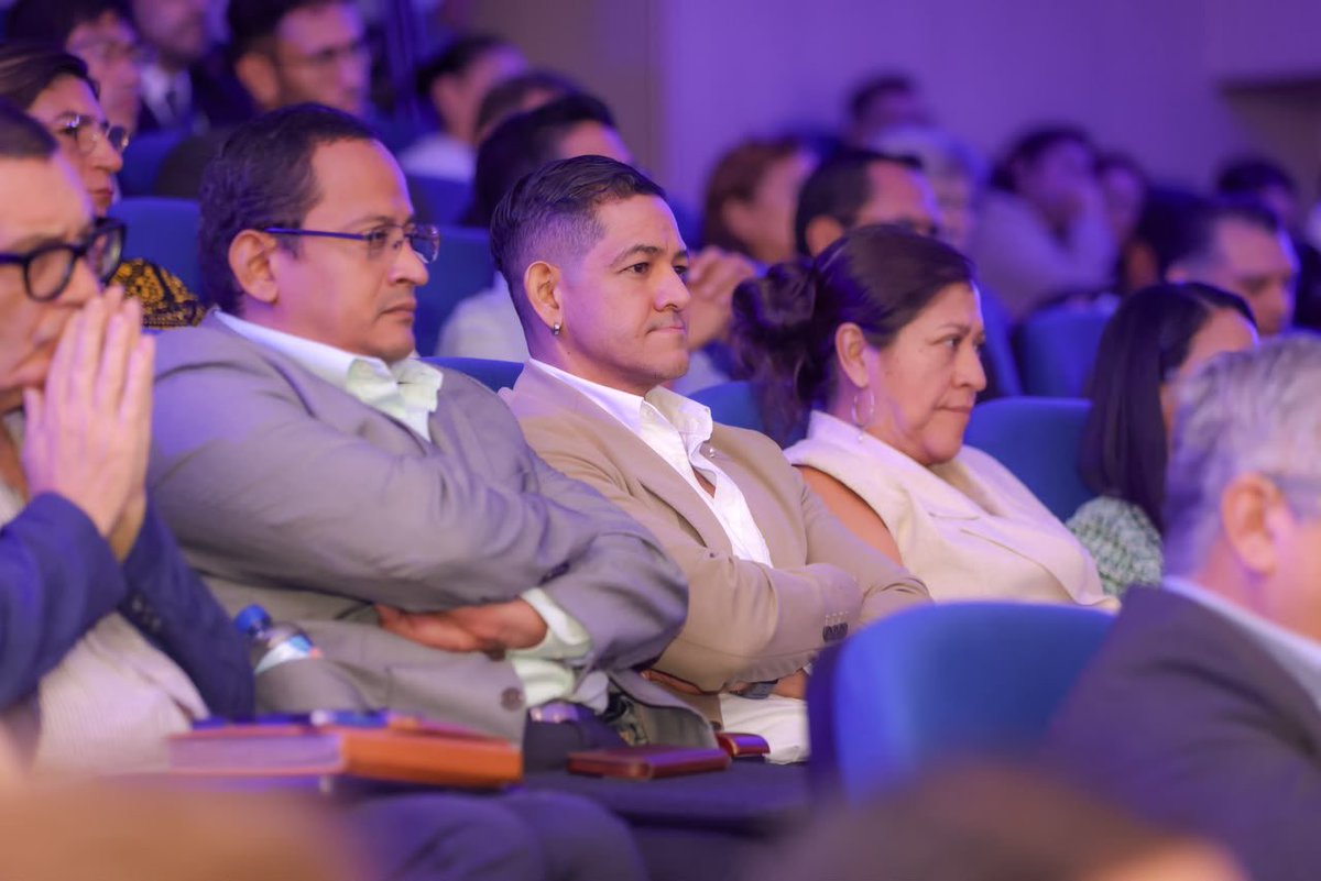 TejidoSocialSv's tweet photo. En el Primer Encuentro del Sistema Nacional de Formación Profesional 2026, organizado por el @INCAF_SV, se generó un espacio de diálogo entre distintos sectores para hablar sobre los desafíos y oportunidades de la formación profesional en El Salvador.

Desde los CUBO, nuestro coordinador nacional, Abraham Rivera, fue parte de este encuentro, que impulsa la articulación entre instituciones y actores que trabajan para ampliar las oportunidades de formación y desarrollo para los salvadoreños.

#TejidoSocial | #ElSalvador