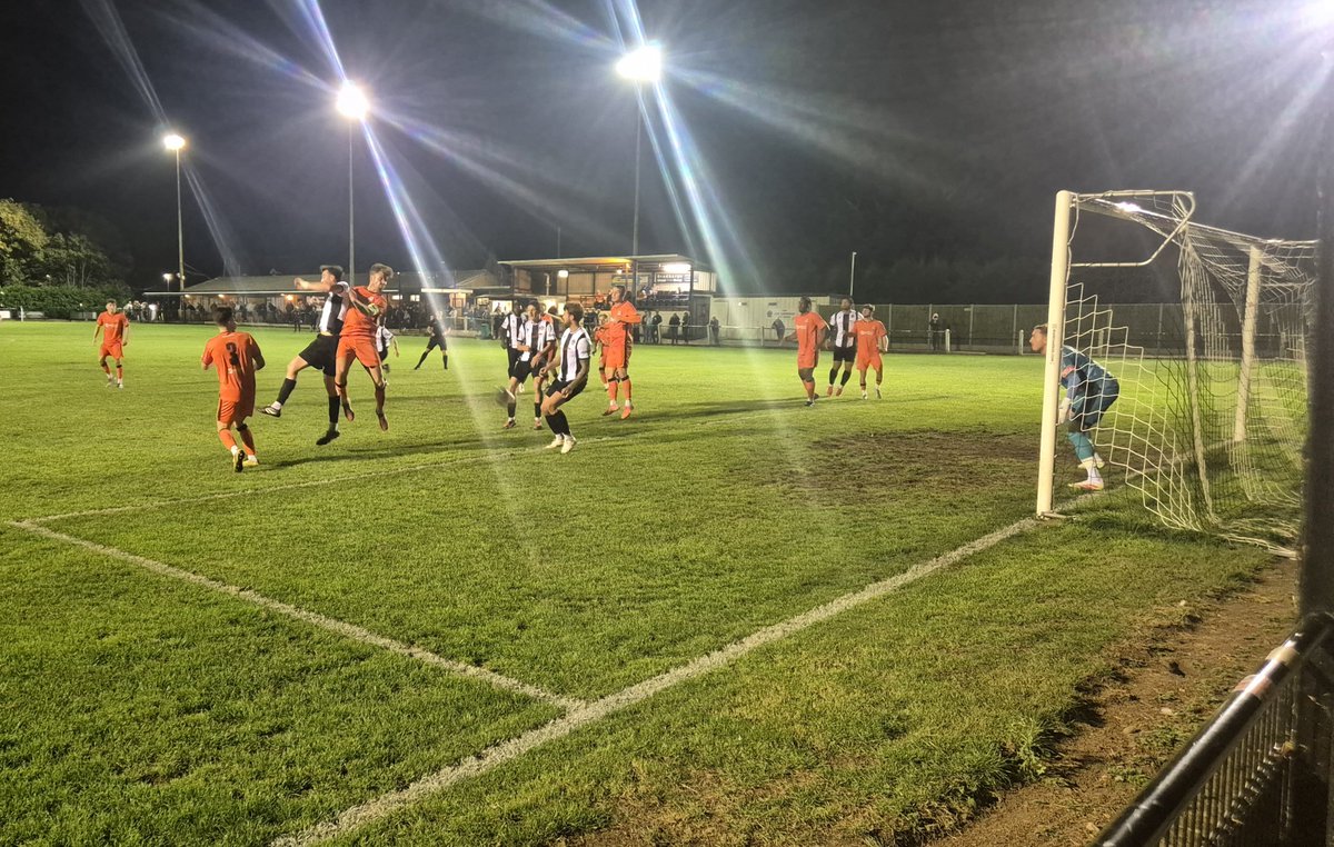 Nickthebee36's tweet photo. @ShepshedDynamo v @themikesfc tonight. An early goal for the hosts was quickly matched by a well organised Boldmere team who went on to deservedly take all 3 points with a 3-1 win. Attendance of 177, very decent programme🙂👍 @NonLeagueCrowd @NLprogs https://t.co/9DG9ZJkaIo