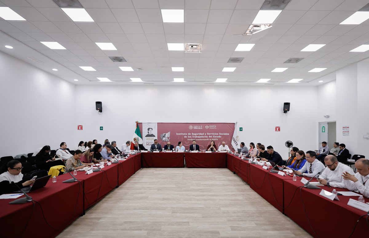 martibatres's tweet photo. Este martes recibí a profesores y profesoras de la Sección 34 del @SnteNacional, la cual corresponde al estado de Zacatecas y forman parte también de la CNTE. Fue una reunión cordial y fructífera.

Con estas reuniones damos continuidad al compromiso de trabajar estatalmente los requerimientos del magisterio.