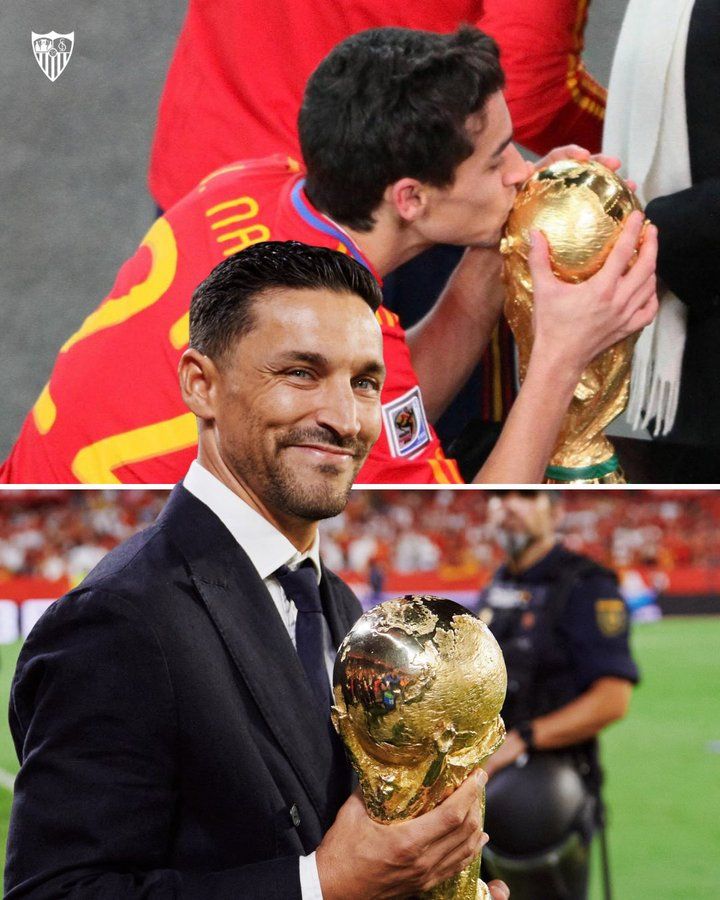 SevillaFC_ENG's tweet photo. 𝑱𝒆𝒔𝒖́𝒔 𝑵𝒂𝒗𝒂𝒔 𝑮𝒐𝒏𝒛𝒂́𝒍𝒆𝒛…  

🏆 2010 vs 2026 🏆 https://t.co/0znT2MrxX3