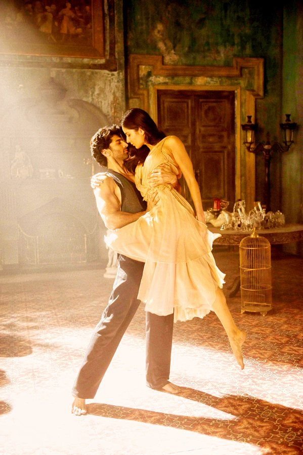 stark_srikanth's tweet photo. Fitoor isn't just a film; it's a painting in motion. Its cinematography and album feel like Picasso translated into cinema and music.” 🎨❤️
#Fitoor #KatrinaKaif #AdityaRoyKapoor https://t.co/NOUz9aEU6y