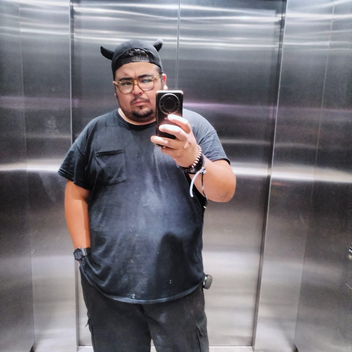 CruzLubo's tweet photo. Pose casual https://t.co/TC2szEWxC1
