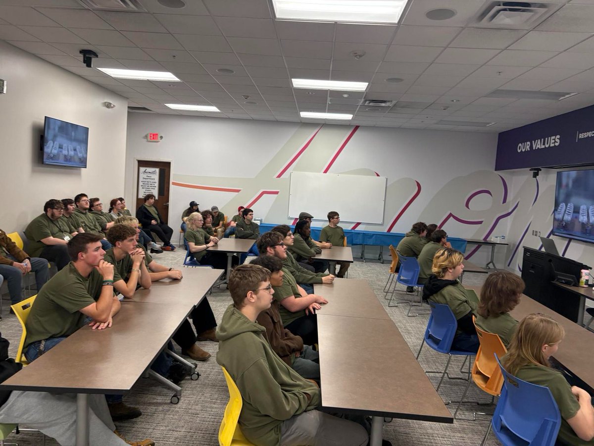 PickawayRossCTC's tweet photo. Our RAMTEC Robotics and Manufacturing students visited Anomatic in New Albany yesterday! The company makes decorative lids used for makeup and products from brands like Bath &amp; Body Works and Victoria’s Secret. Thanks for showing our students manufacturing in action! #PRCTCWorks https://t.co/4HBt4bXVB8
