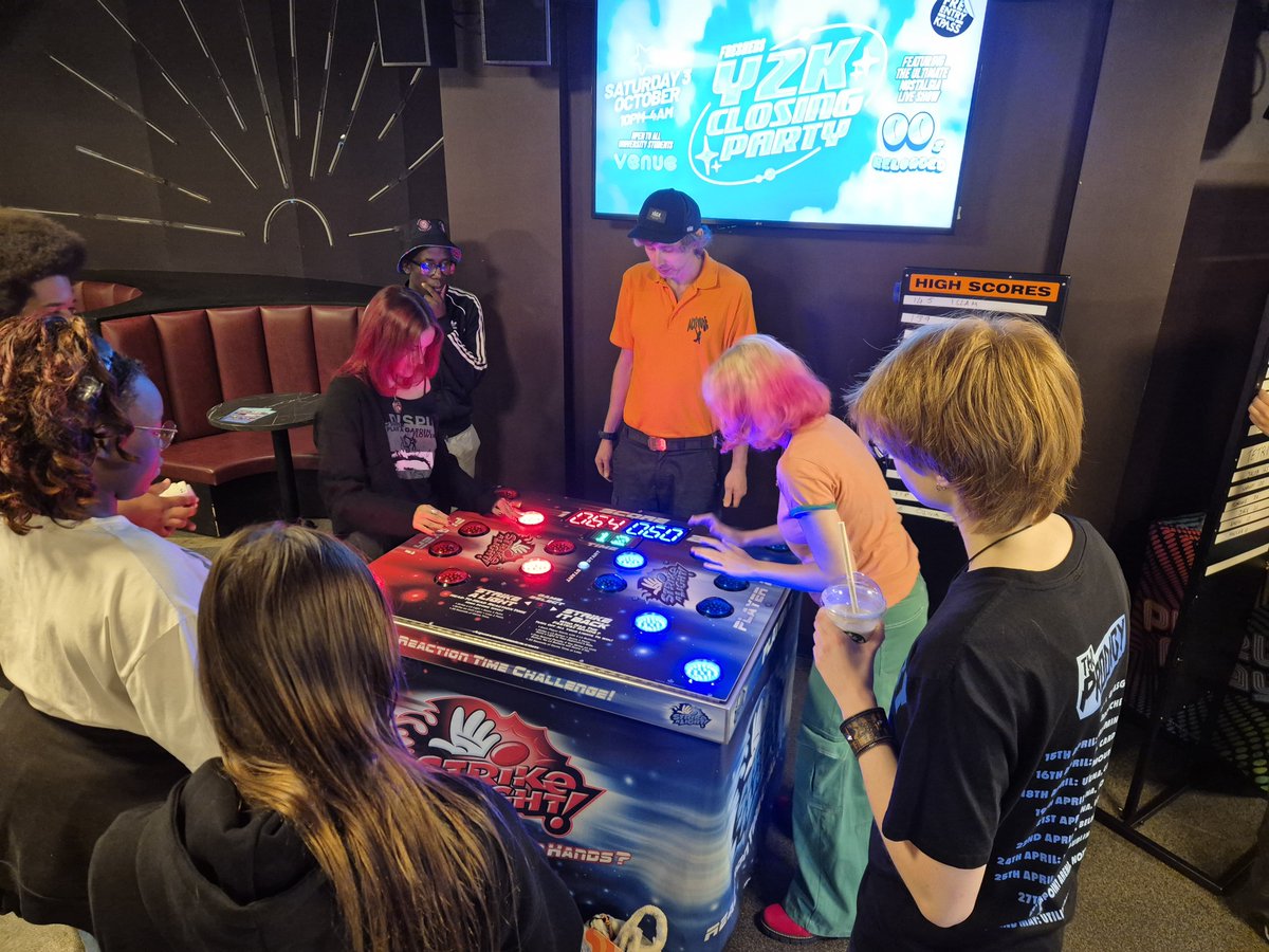 AltitudeEvents's tweet photo. Its always nice to be back with Kent Students' Union in Canterbury, Kent for some #FreshersFun!! Everyone loved the #RetroGames, #DanceMachineHire and #InteractiveGamesHire plus Strike a Light saw an amazing set of scores on the scoreboard! 

#Freshers2026 https://t.co/H20EGk0VOS