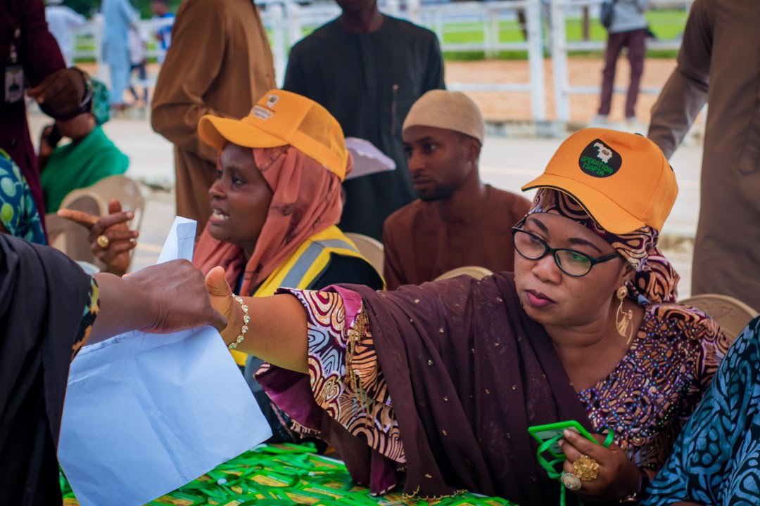 ArcDanmasani's tweet photo. OPERATION TSAPTA: BUILDING A CLEANER KADUNA
A cleaner and healthier Kaduna require collective effort As part of ongoing efforts to strengthen environmental sanitation across Kaduna metropolis Operation Tsapta has conducted screening and orientation for newly recruited sanitation https://t.co/DAhHblbY30