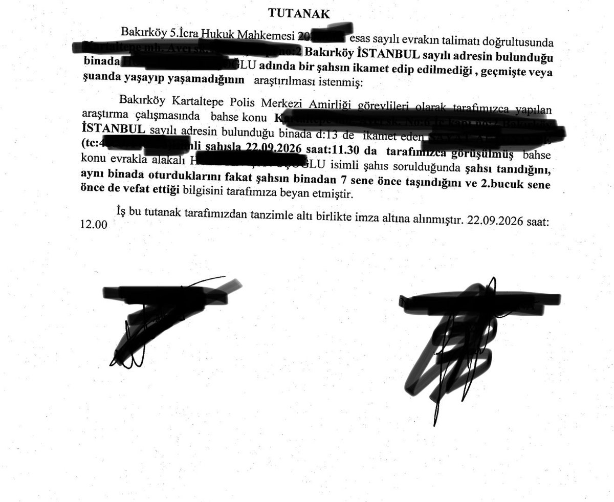 sybnddmrl's tweet photo. Geçenlerde usulsüz tebligat şikayeti yaptım. Sebebi ise şu; tebliğ memuru, tebliğ mazbatasına … isimli komşuya bilgi verildi 2 nolu çağrı kapıdı kapıya asıldı tebligat muhtara bırakıldı demiş. Müvekkil de diyo ki o adam 7 sene önce buradan taşınmıştı, 2 sene önce de vefat etmiş. Davayı açtık kolluğun araştırmasından gelen cevap aynen müvekkilin dediği gibi. Buradaki posta memuru en az 7 yıldır o binada olmayan birinin adını tebliğ mazbatasına yazıp … adlı kişiye haber verildi diyip tebligat yapıyor ve evrakta sahtecilik suçu işliyor. Ben şikayet etsem sonuç çıkmaz da hakimden talep edeceğim suç duyurusunda bulunur belki. Bu tebligat işinin baştan sona değişmesi gerekiyor. Nasıl bilmiyorum ama değişmesi mecburi.