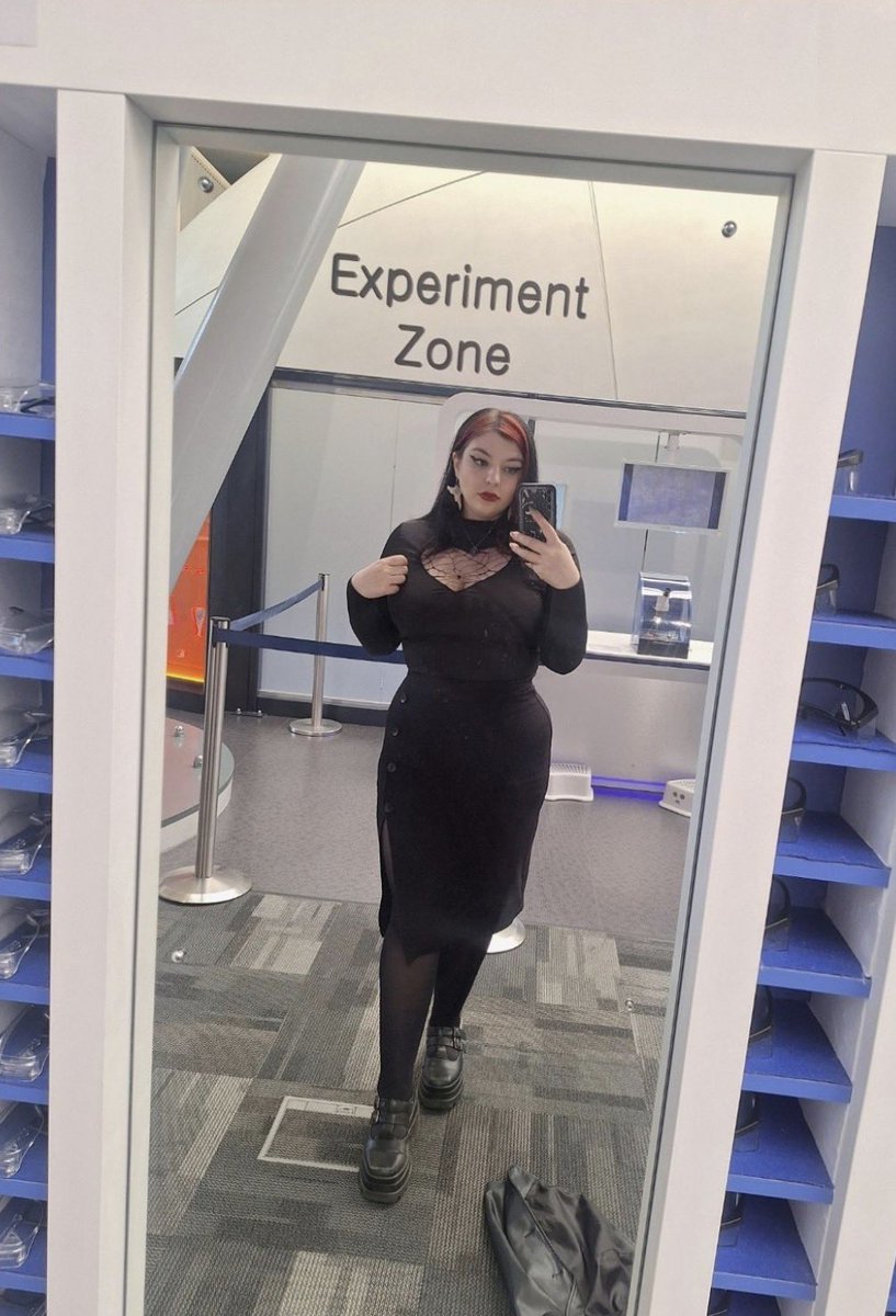 hexxywizard's tweet photo. Sorry baby, can’t talk right now. I’m just in the Experiment Zone. https://t.co/obmBG0jvBY