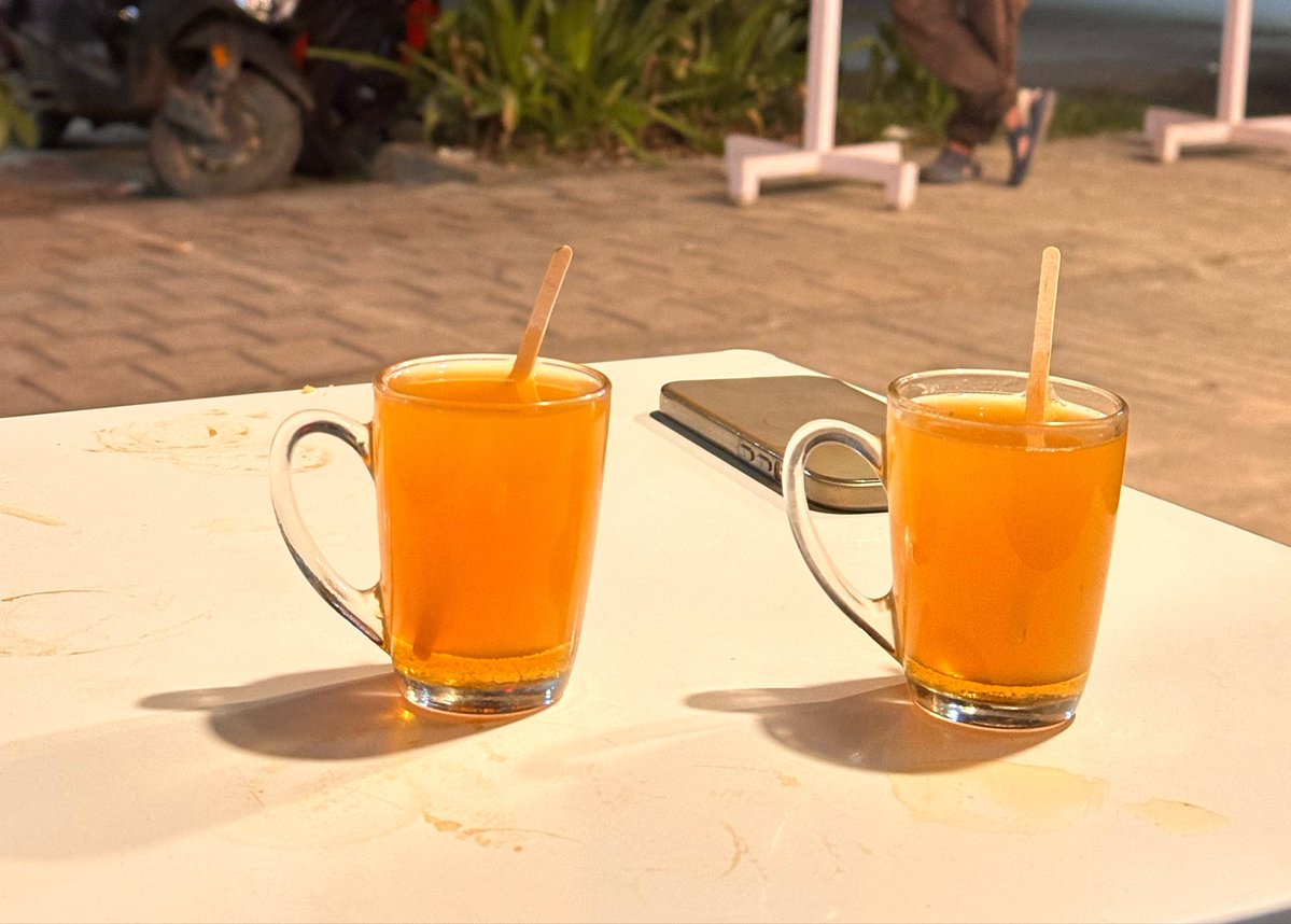 knowShubhangi's tweet photo. Found a new quieter chai spot 👀

Courtesy of @enoughtanu ✨ https://t.co/BwVYOJQDHV