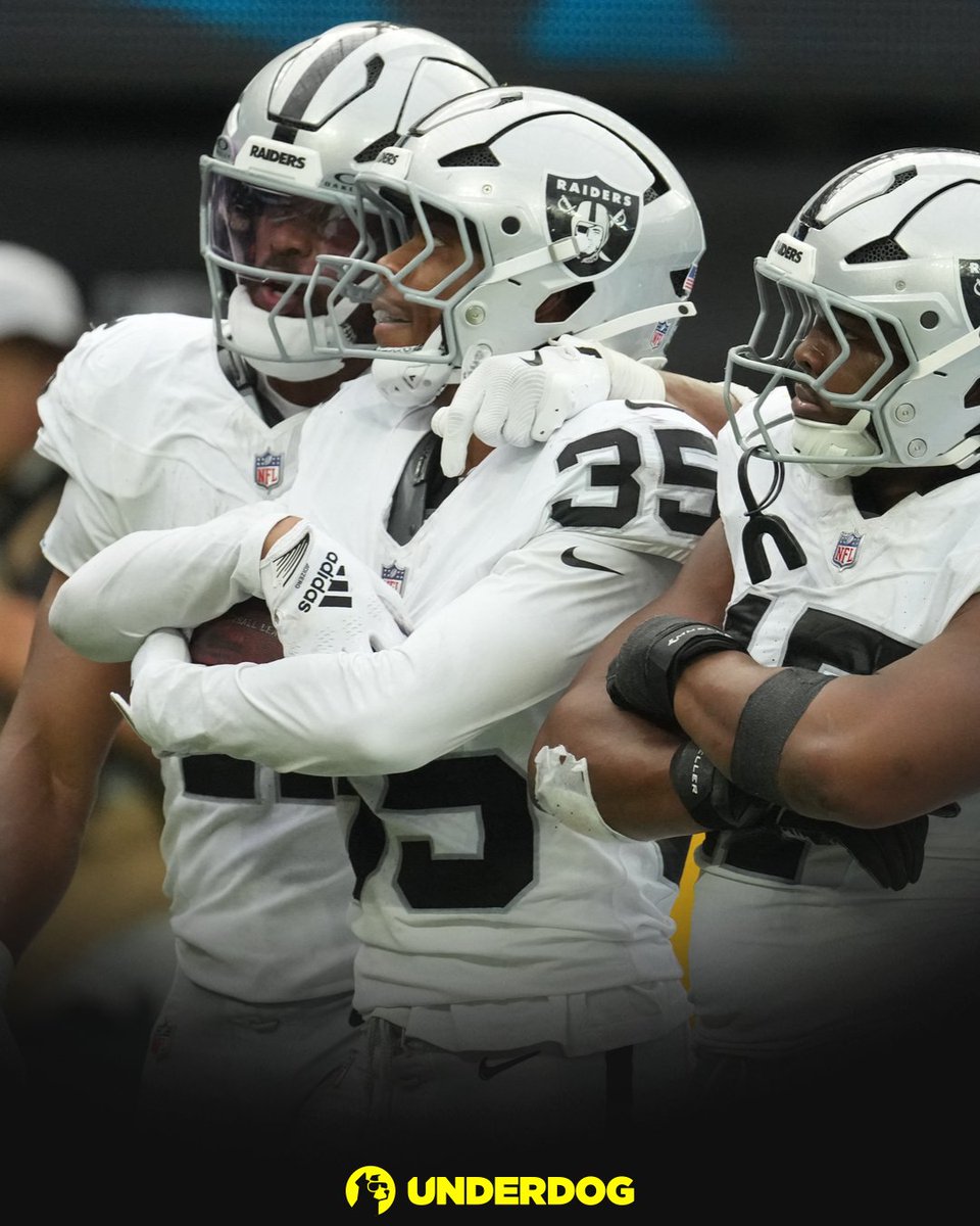 UnderdogNFL's tweet photo. Hezekiah Masses this season:

80 coverage snaps
3 INTs (1st among qualified DBs)
4 PBUs (7th)
18.2 passer rating allowed (7th)

Tied for the most INTs through a player’s first 3 career games since 1980. https://t.co/i7L2iu0tMn
