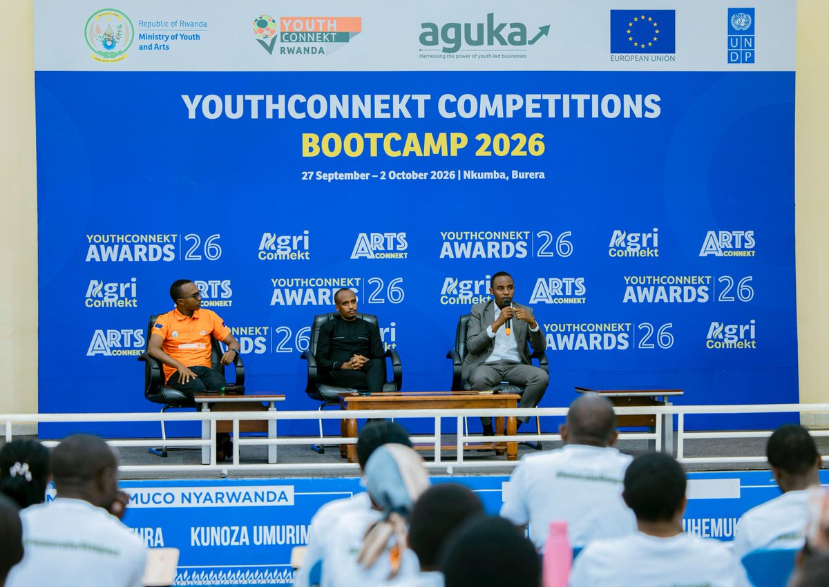 RwandaYouthArts's tweet photo. 📌Ubwenge buhangano #AI ni ingenzi cyane mu bucuruzi - Robert Katabarwa wo muri @RwandaICT na Frank Shema wa @rwictchamber berekanye amwe mu mabwiriza agenga imikorere y’Imbuga z’ubwenge buhangano AI hagamijwe kubukoresha neza bagura ibikorwa byabo. 

#YouthConnekt #ArtsConnekt https://t.co/voq7OgKqAV