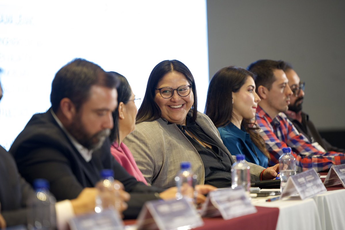 CitlaHM's tweet photo. Hoy @PartidoMorenaMx hizo públicos los resultados de las encuestas realizadas para definir las Coordinaciones Estatales de Defensa de la Transformación y la Soberanía Nacional. y, junto con las y los representantes de las casas encuestadoras, se presentó la metodología utilizada y la manera en que se desarrolló el proceso.

Participaron Votia, Buendía & Márquez, Covarrubias y Asociados, Defoe, De las Heras Demotecnia, Enkoll y Mendoza Blanco y Asociados, además del equipo técnico de encuestas de morena.
